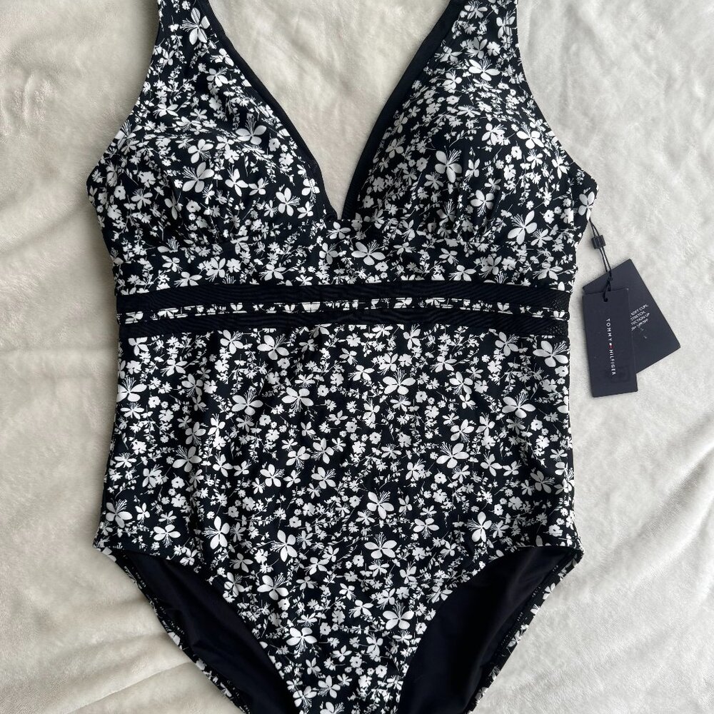 NWT $98 Tommy Hilfiger BLACK&WHITE FLORAL One Piece Swimsuit Size 16